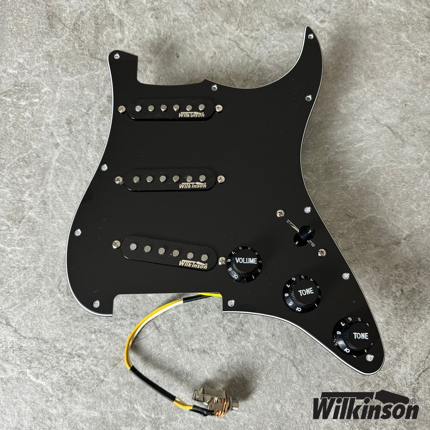 Wilkinson Prewired Strat Loaded Pickguard – Black