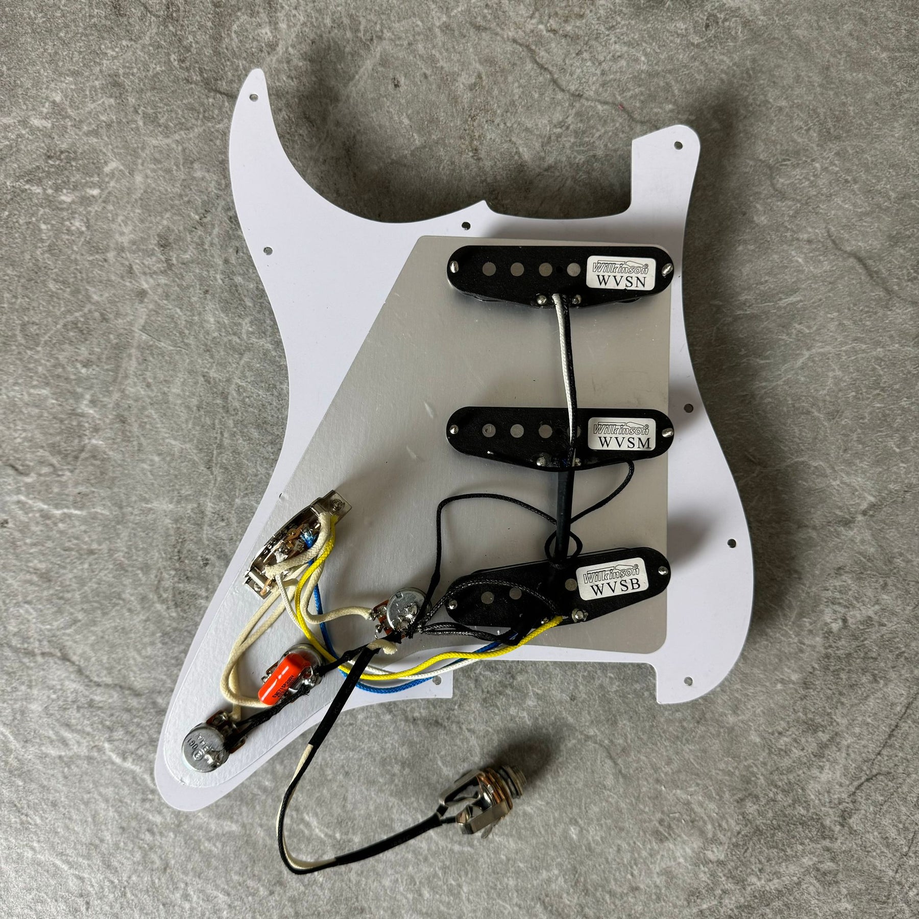 Wilkinson Prewired Stratocaster Loaded Pickguard – Zebra