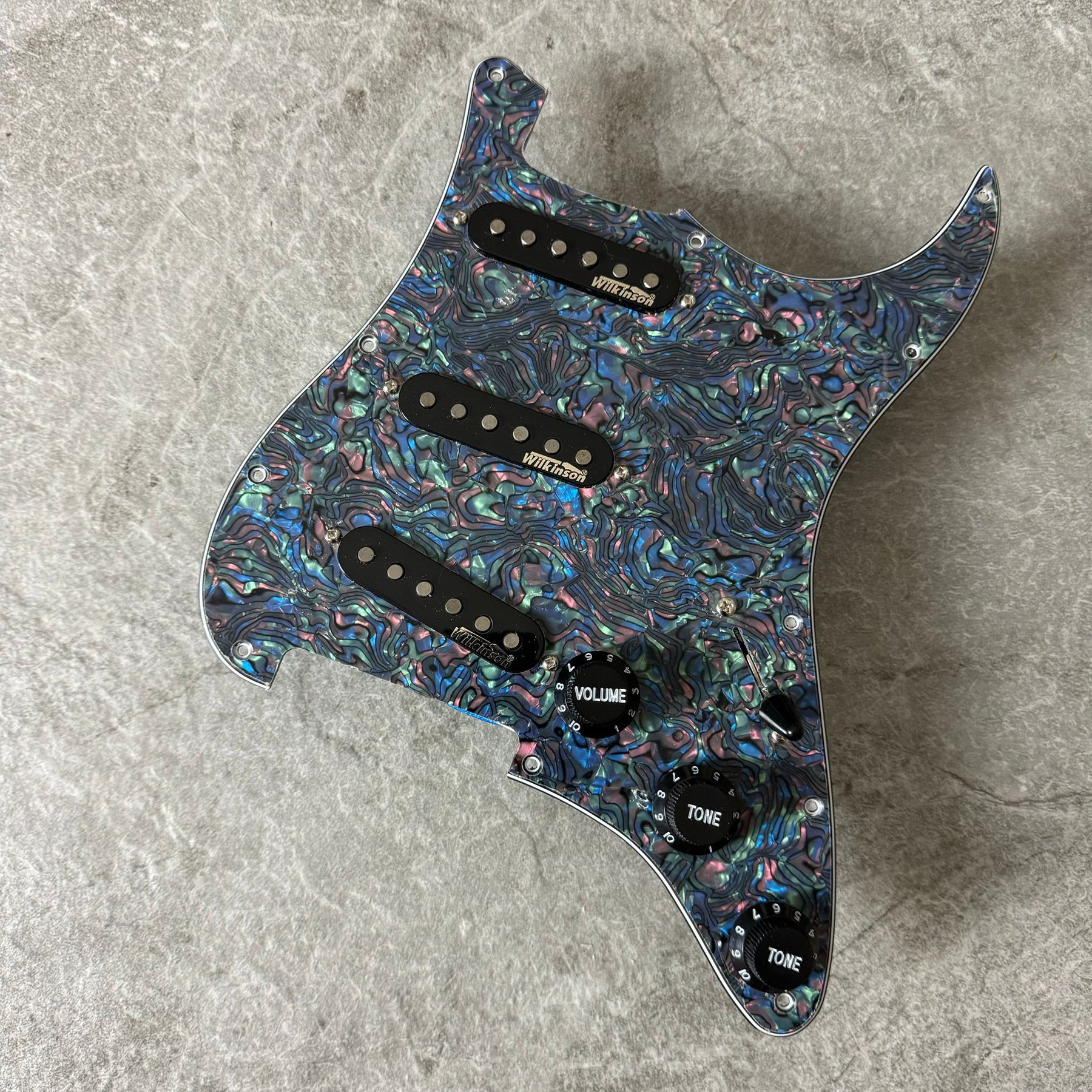 Wilkinson Prewired Strat Loaded Pickguard – Funky Style