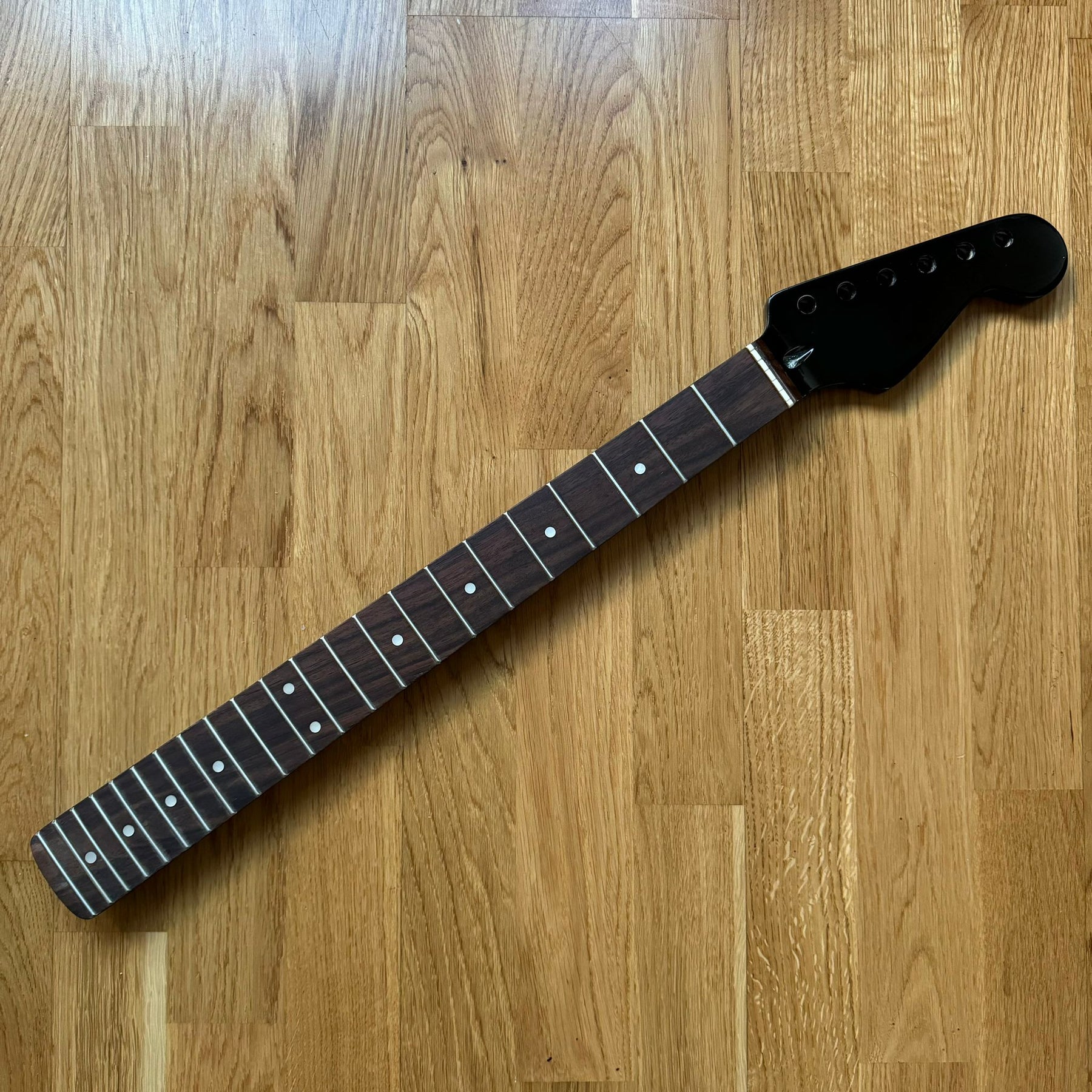 Stratocaster Replacement Guitar Neck - 22 Fret, Black. (B-Stock)