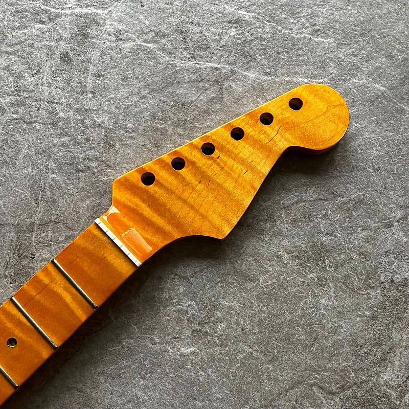 Begränsad upplaga högerhänt Strat elgitarr Yellow Flame Maple Neck 21-Fret